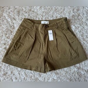 High-Rise Olive Utility Pleated Women's Shorts